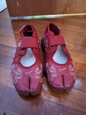 Nike Women's Burgundy Floral-Embroidered Mary Jane Sneakers